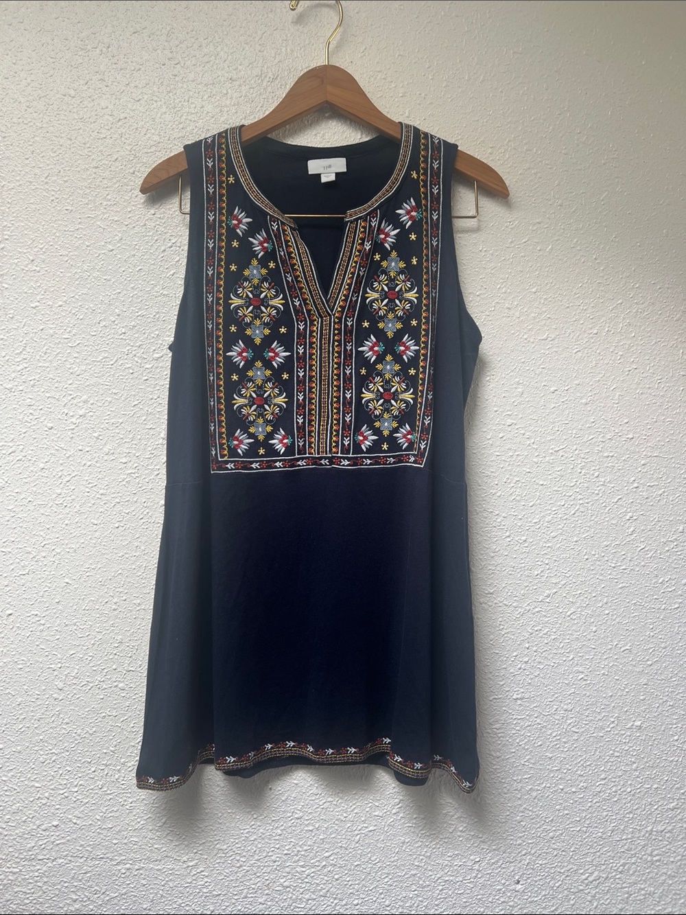 J. Jill Black Embroidered Sleeveless longTunic Tank with Multicolor Floral Motif